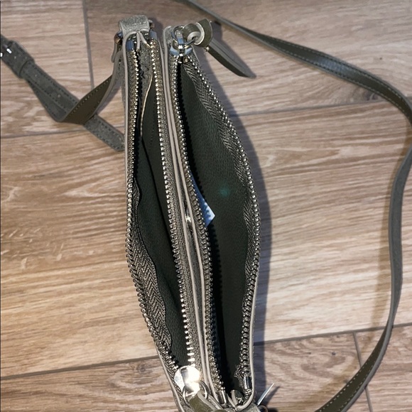 Old Navy Sage Green Crossbody Bag - Picture 2 of 3